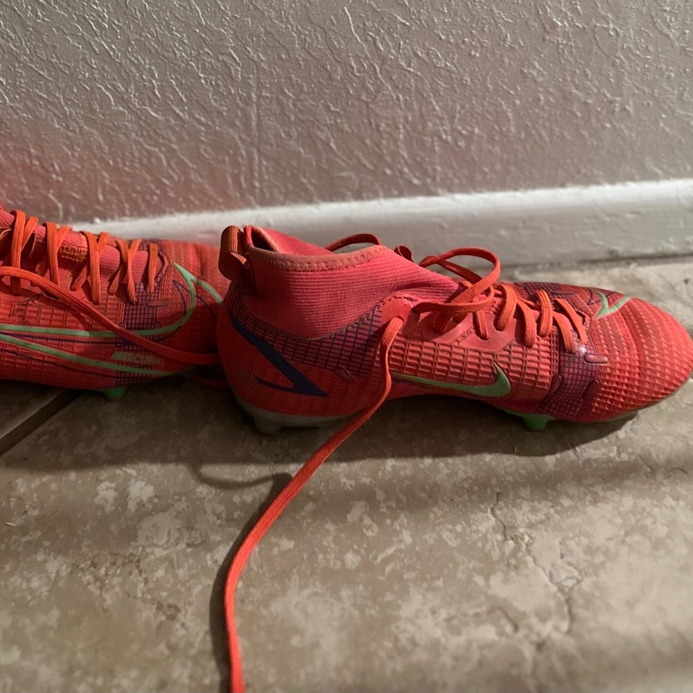 Nike Mercurial Superfly Soccer Cleats Size 1Y